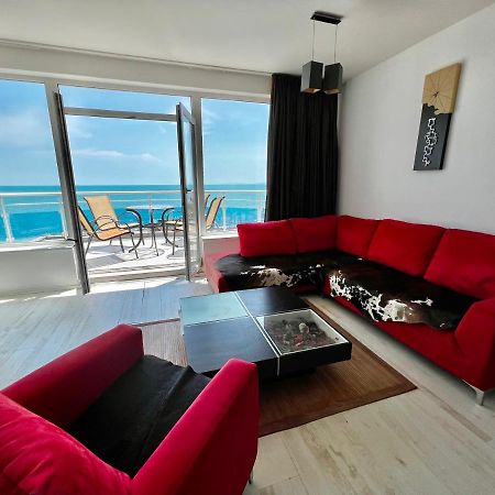 Modern Beachfront Apartment With Pool 拉夫达 外观 照片